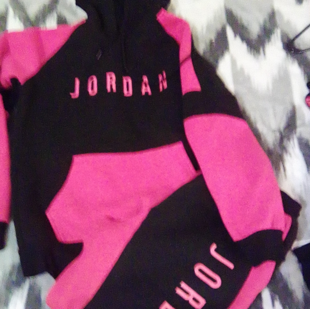 Boys xl Jordan sweet pant and hoodie set